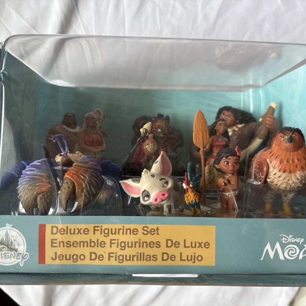 Disney Moana Deluxe Figurine Figure 10 pieces Play Toy Set New in box